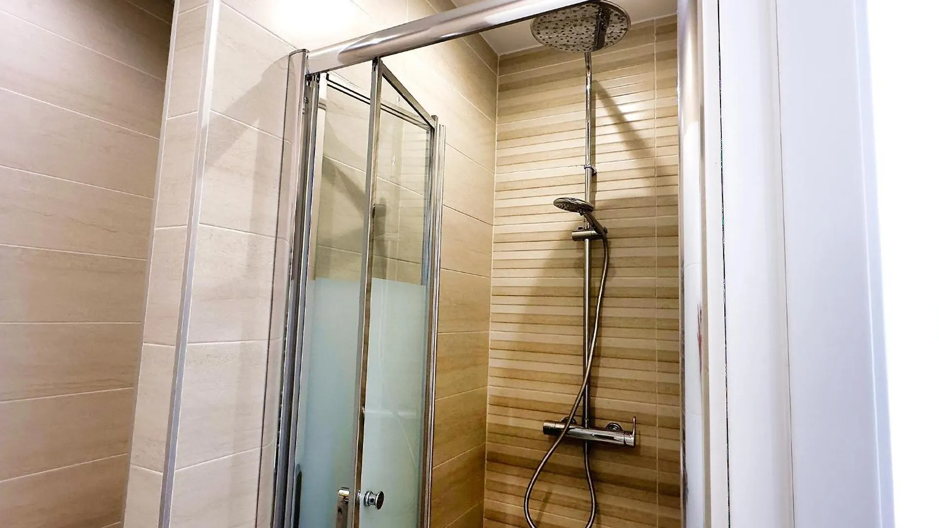 Hébergement de vacances Skol 350. Great 2 Bedroom Apartment In Skol Marbellac