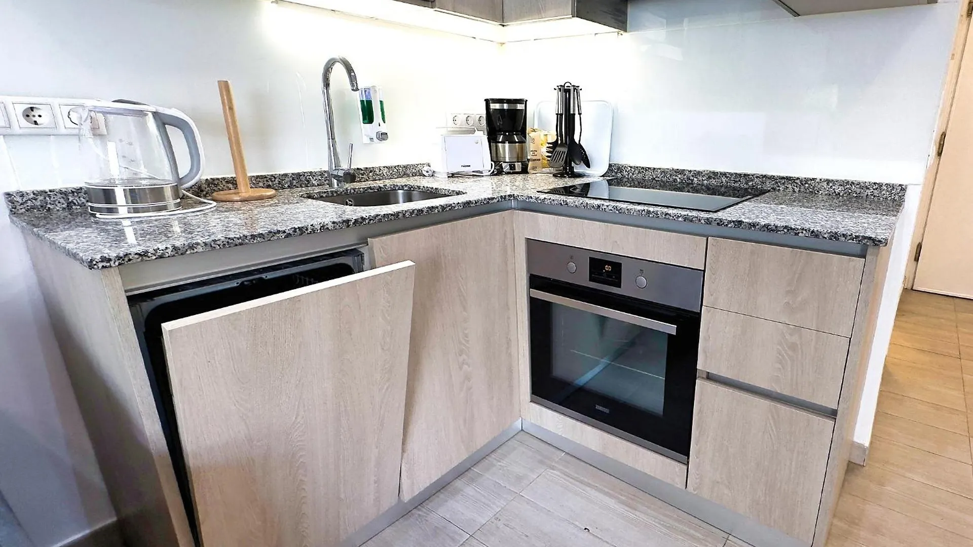 Skol 350. Great 2 Bedroom Apartment In Skol Marbella 0*,